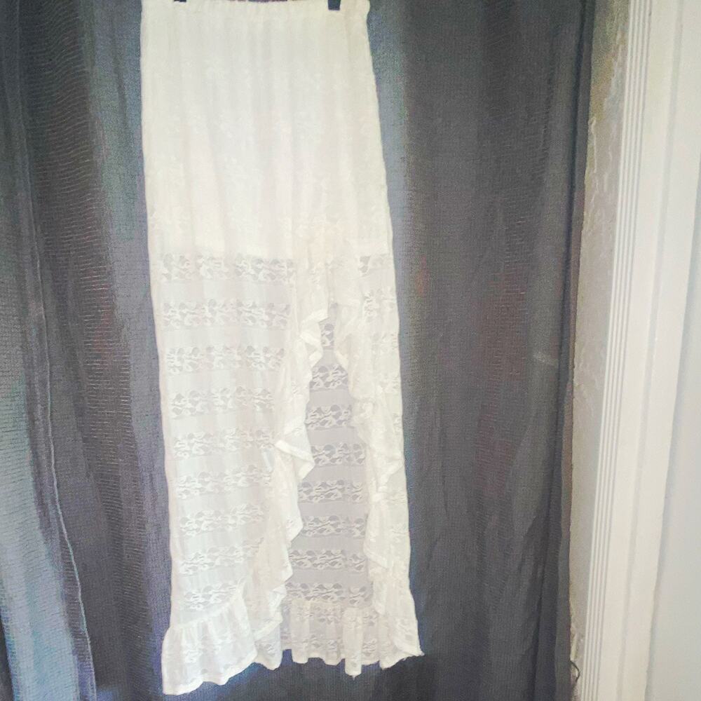 Bailey Rose White Lace Petticoat Skirt, Size M, Polyester/Spandex. Resort, beach